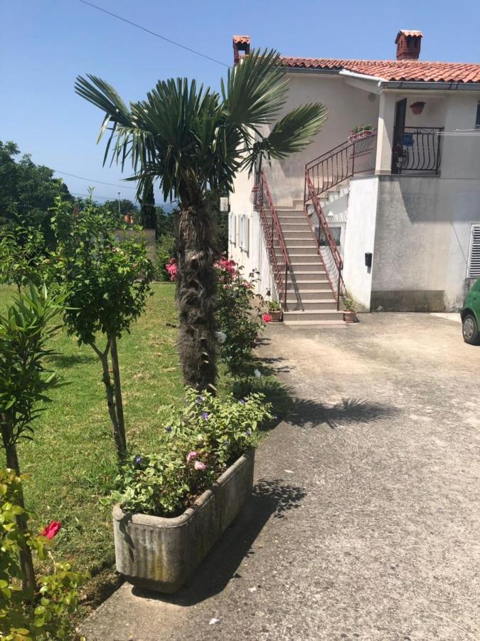 Apartman Sara *